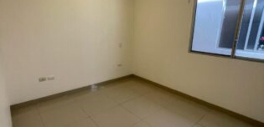 En Venta o Alquiler Amplio Departamento de 3 Dorm Remodelado en Planta Alta en Km. 5 Vía Samborondon