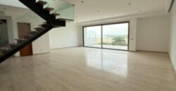 Penthouse de Dos Niveles con Terraza y Piscina Privada, 3 Dorm. – Urb. Sotonovo