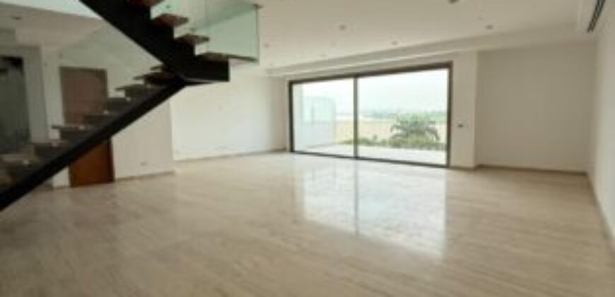 Penthouse de Dos Niveles con Terraza y Piscina Privada, 3 Dorm. – Urb. Sotonovo
