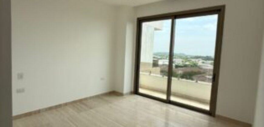 Penthouse de Dos Niveles con Terraza y Piscina Privada, 3 Dorm. – Urb. Sotonovo