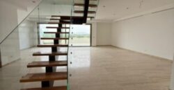 Penthouse de Dos Niveles con Terraza y Piscina Privada, 3 Dorm. – Urb. Sotonovo