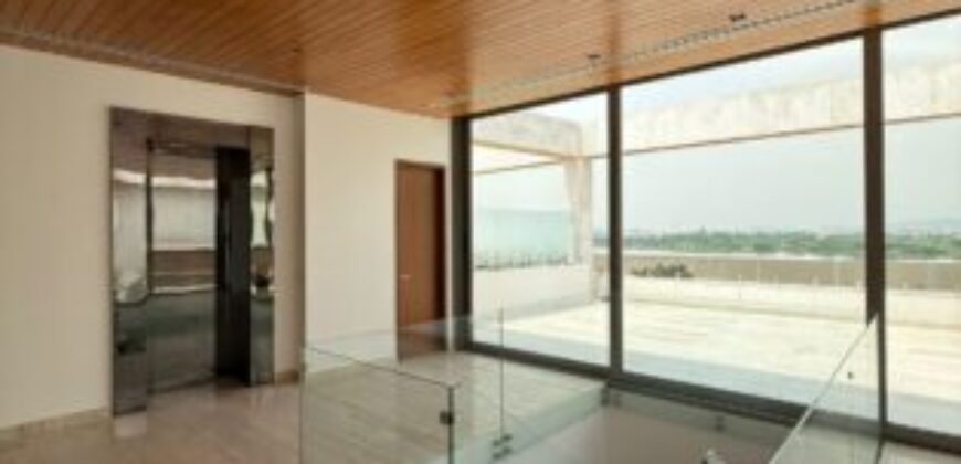 Penthouse de Dos Niveles con Terraza y Piscina Privada, 3 Dorm. – Urb. Sotonovo