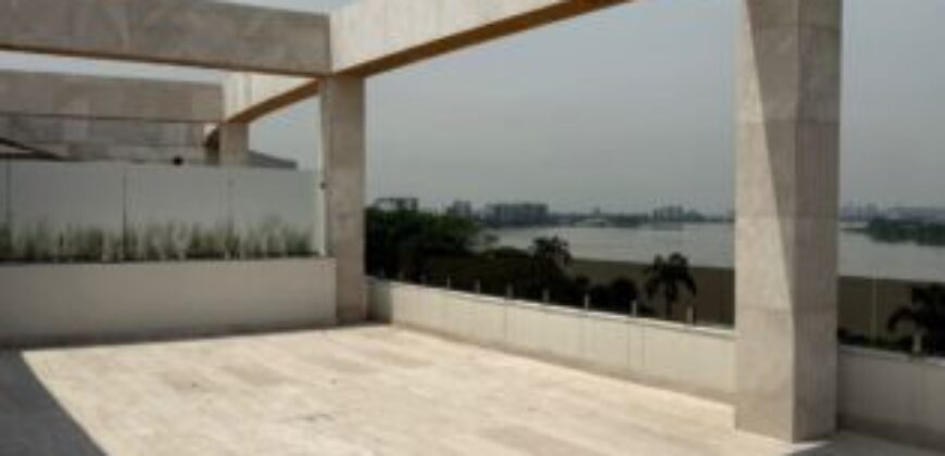 Penthouse de Dos Niveles con Terraza y Piscina Privada, 3 Dorm. – Urb. Sotonovo