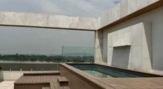 Penthouse de Dos Niveles con Terraza y Piscina Privada, 3 Dorm. – Urb. Sotonovo