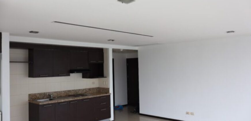 En Venta Suite de 58 m² con 1 Habitación y Parqueo, en Elite Building, Sector Mall del Sol