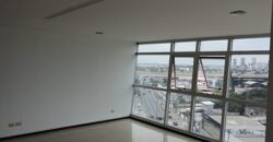 En Venta Suite de 58 m² con 1 Habitación y Parqueo, en Elite Building, Sector Mall del Sol