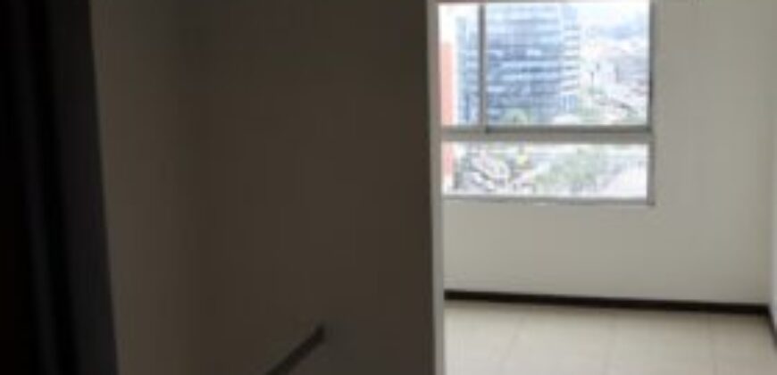En Venta Suite de 58 m² con 1 Habitación y Parqueo, en Elite Building, Sector Mall del Sol