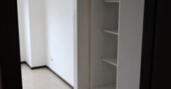 En Venta Suite de 58 m² con 1 Habitación y Parqueo, en Elite Building, Sector Mall del Sol