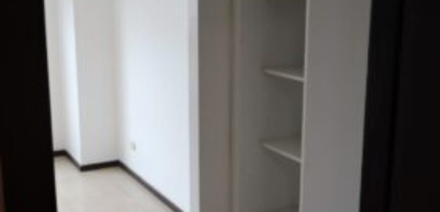 En Venta Suite de 58 m² con 1 Habitación y Parqueo, en Elite Building, Sector Mall del Sol