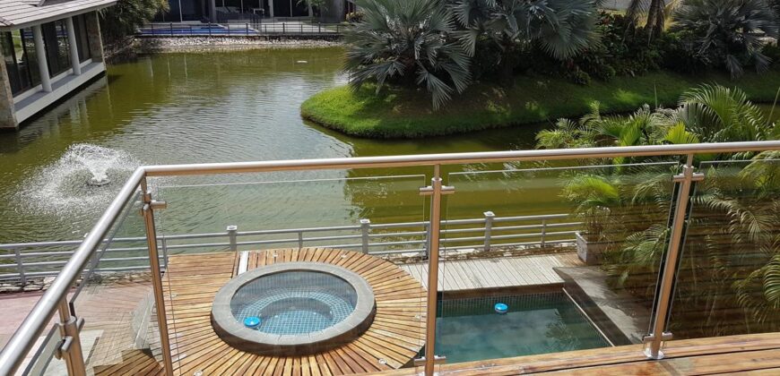 En Venta Preciosa Casa de 4 dormitorios al Lago en Isla Mocoli
