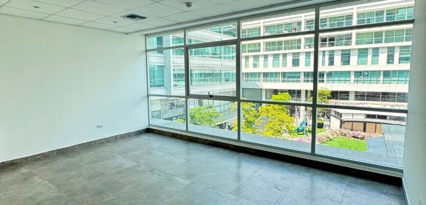 Oficina en Alquiler — Arcos Plaza